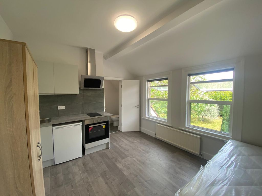 Property photo 2 of 3