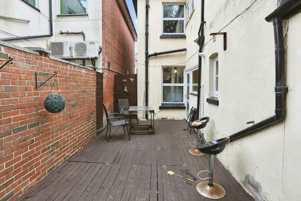Property photo 3 of 20 Pbox-Img.Jpg