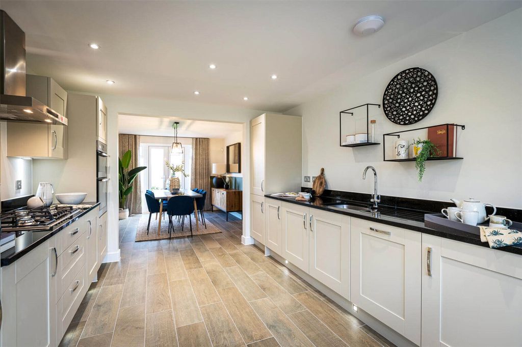 Property photo 3 of 13 Kitchen/Dining