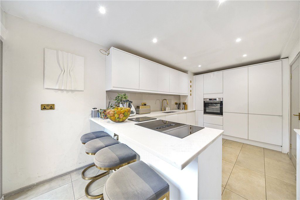 Property photo 2 of 20 Kitchen
