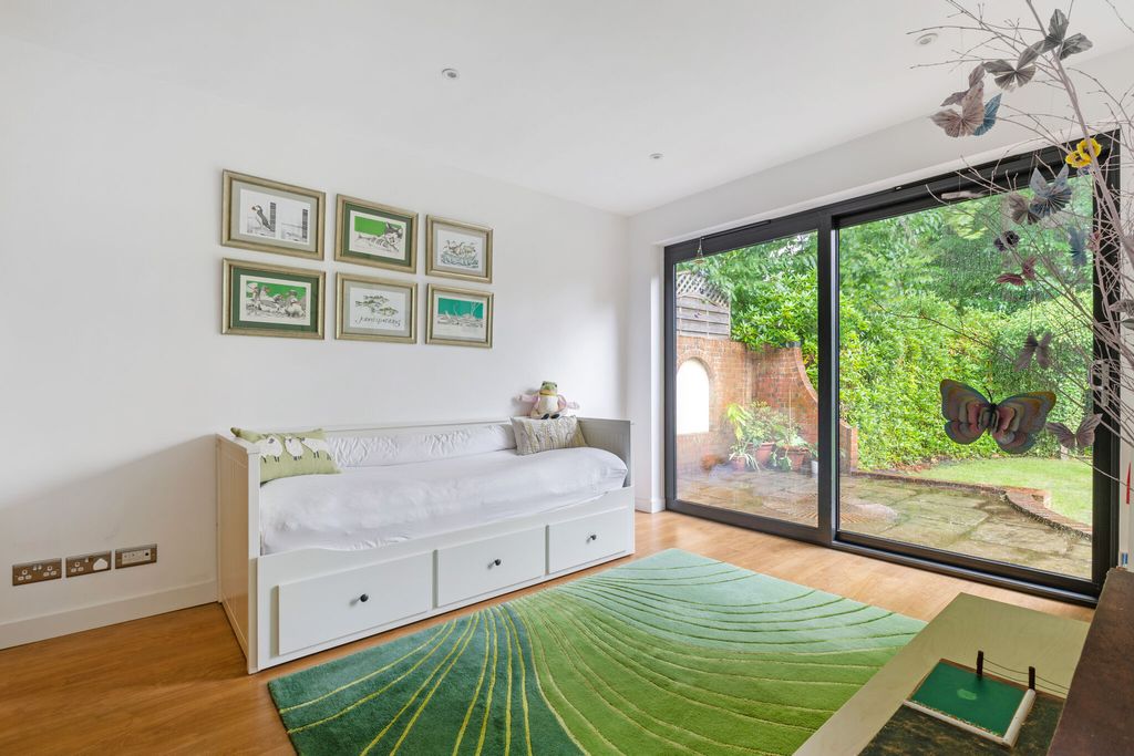 Additional image 11 of 4 bed detached house for saleWaverley Avenue, Fleet GU51