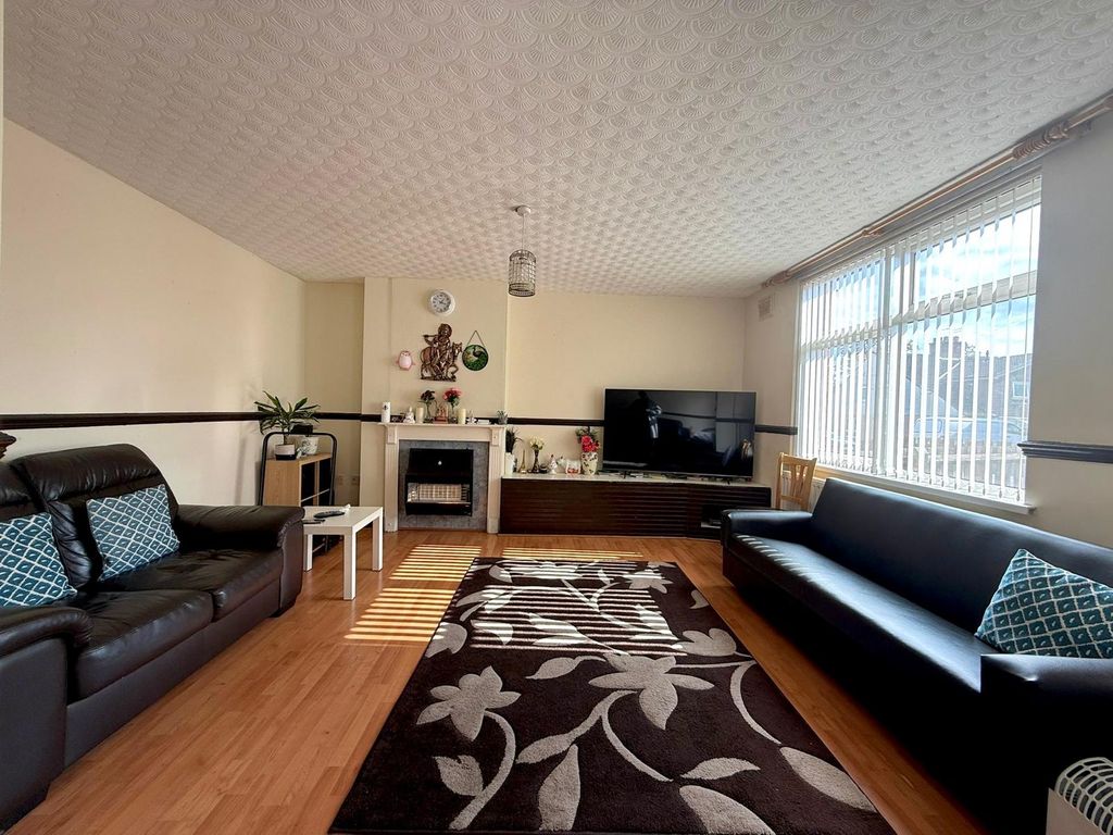 Property photo 3 of 21