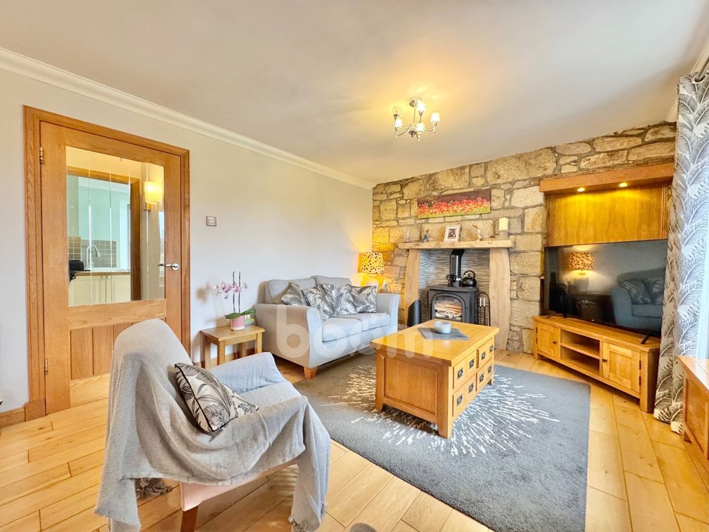 Property photo 2 of 34 Highfield, Dalry Dining Lounge