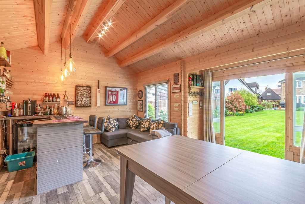 Property photo 2 of 21 Home Office / Summer House