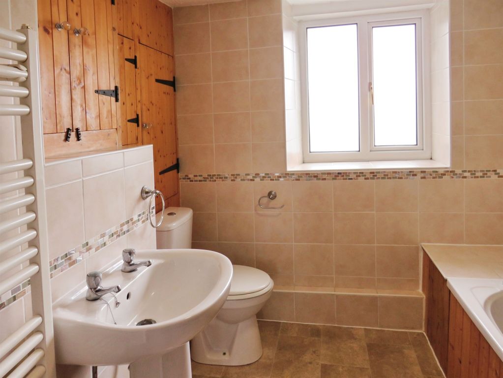 Property photo 3 of 9