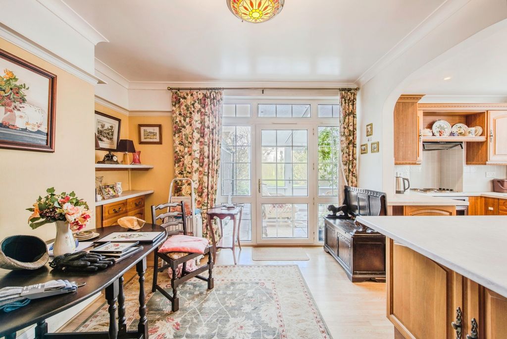 Property photo 2 of 20 Pbox-Img.Jpg