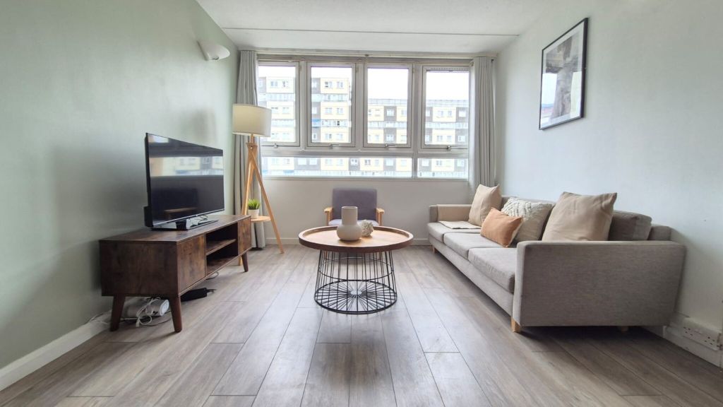 Property photo 1 of 39 Living Room