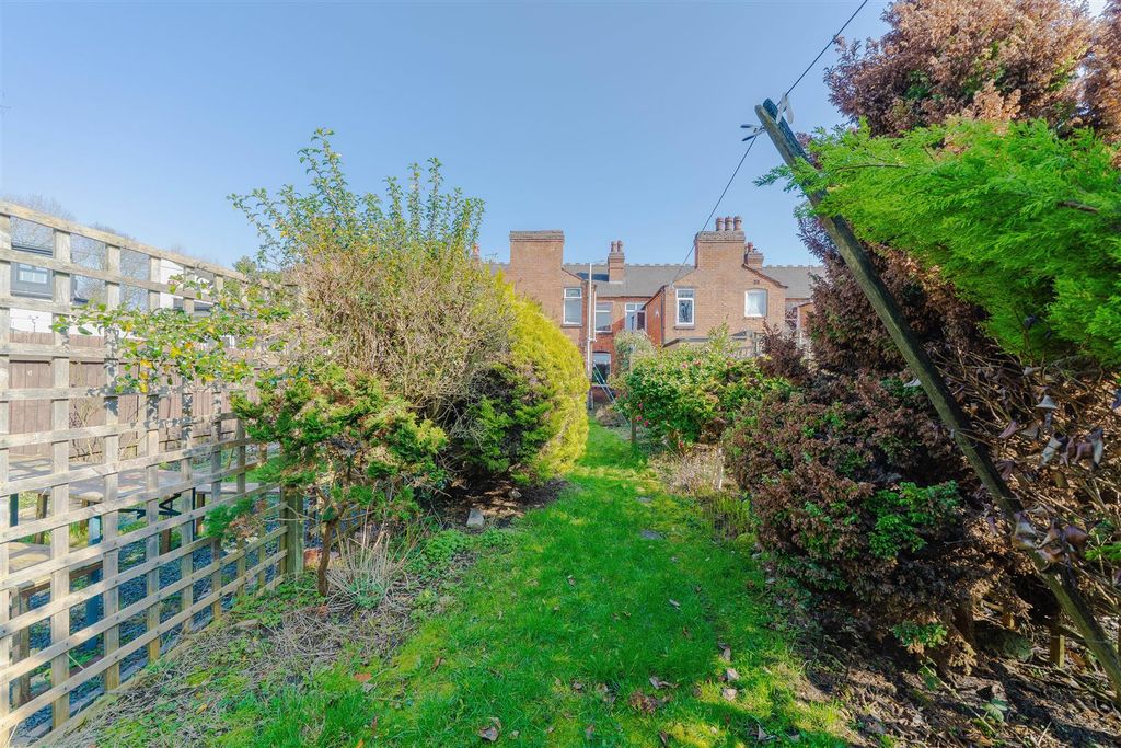 Property photo 3 of 12 Garden