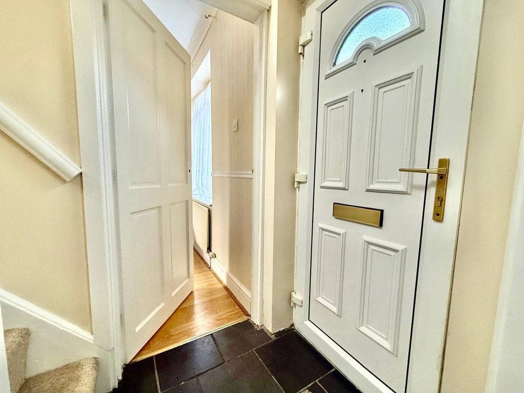 Property photo 3 of 14 Picture No. 12