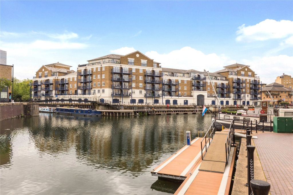 Property photo 3 of 12