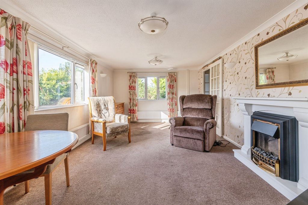 Property photo 2 of 18