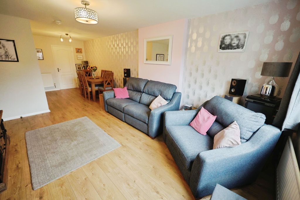 Property photo 3 of 17 Pbox-Img.Jpg