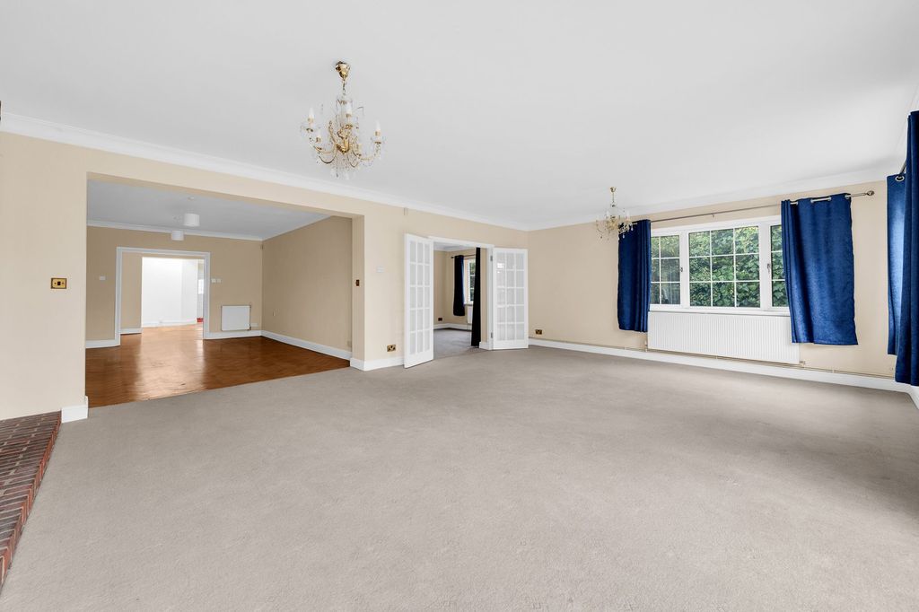 Property photo 2 of 19