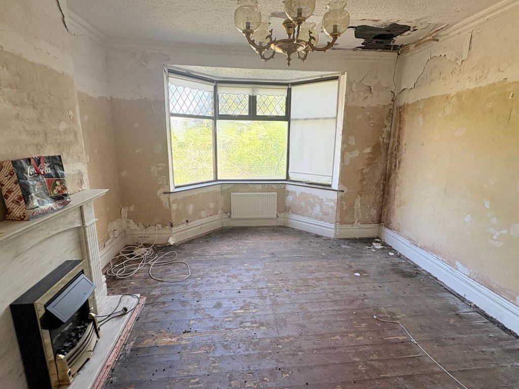 Property photo 3 of 18 2682726_Web_Medium.Jpg