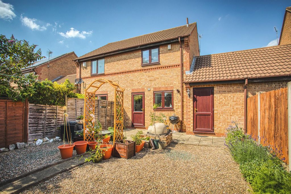 Property photo 2 of 11