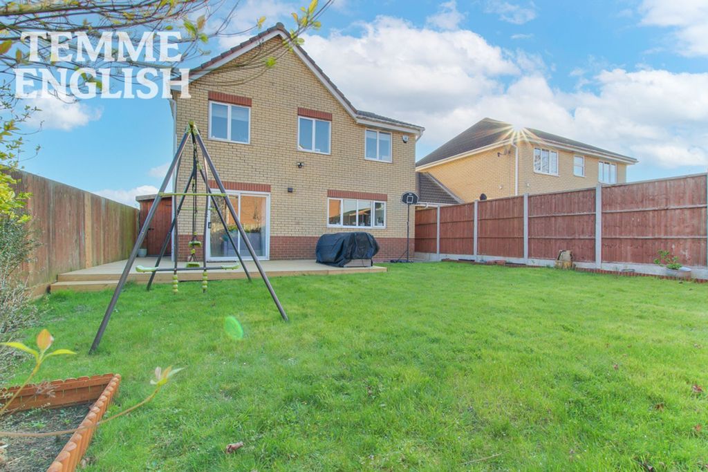 Property photo 2 of 27