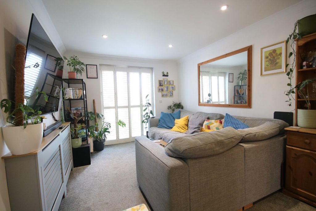 Property photo 3 of 15 liv2.Jpg