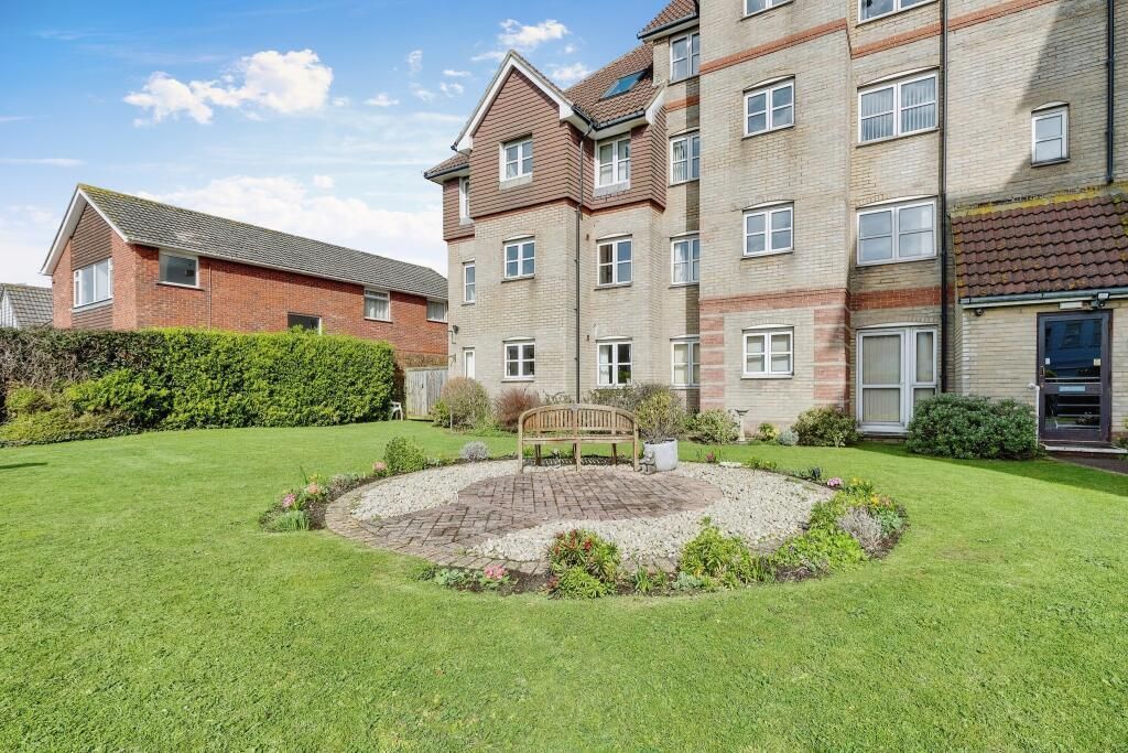 Property photo 1 of 6 54 Halebrose Court - Garden.Jpeg
