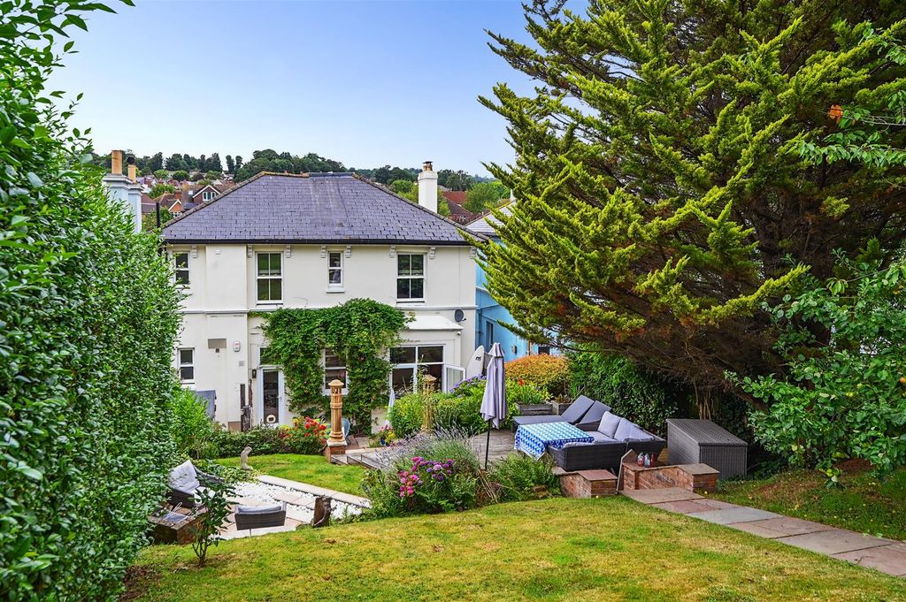 Property photo 1 of 41 Fearon Road Tn34 (50).Jpg