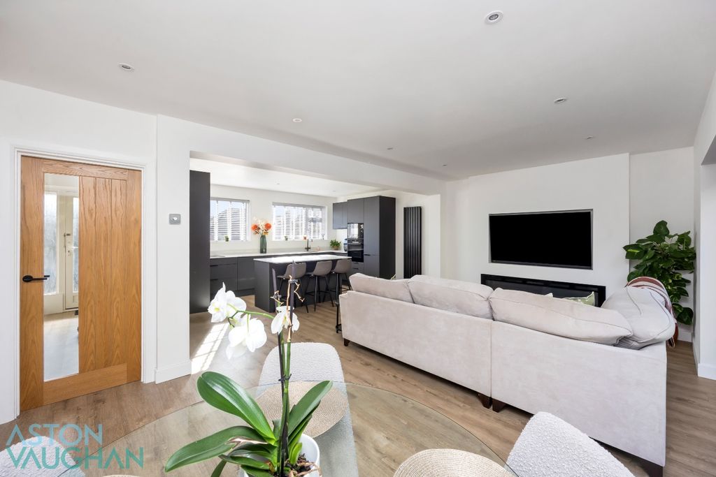 Property photo 3 of 40 4551335