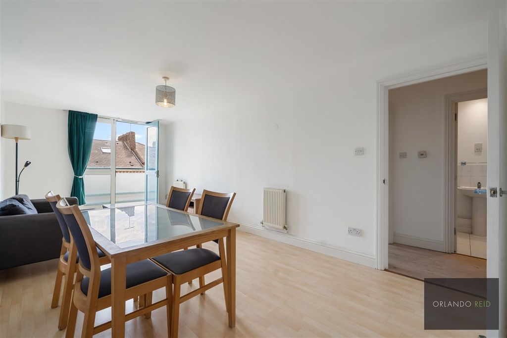 Property photo 2 of 24 Point Zero, Flat 17, 2A Queenstown Road Sw8 3Rx-6.