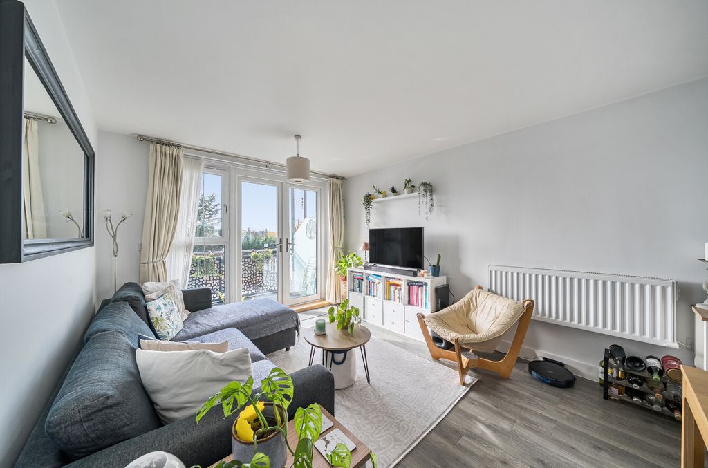 Property photo 3 of 19 Picture 3