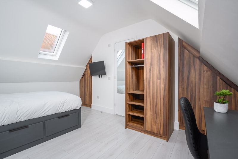 Property photo 3 of 5 Photo 4