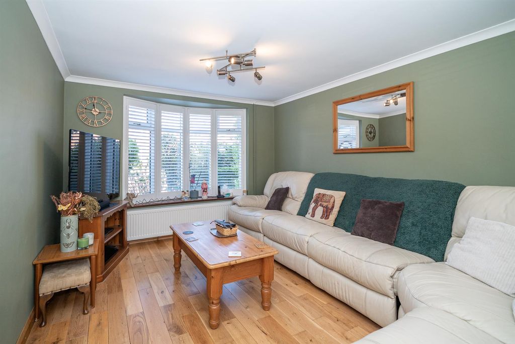 Property photo 2 of 26 Lounge