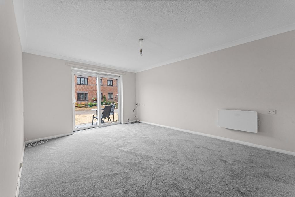 Property photo 3 of 11
