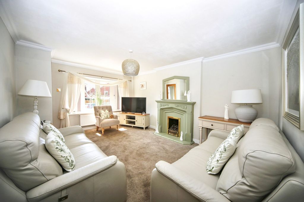 Property photo 2 of 22