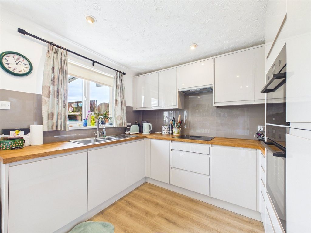 2 bed bungalow for saleMaytree Close, Halwill Junction, Beaworthy EX21 photo 5