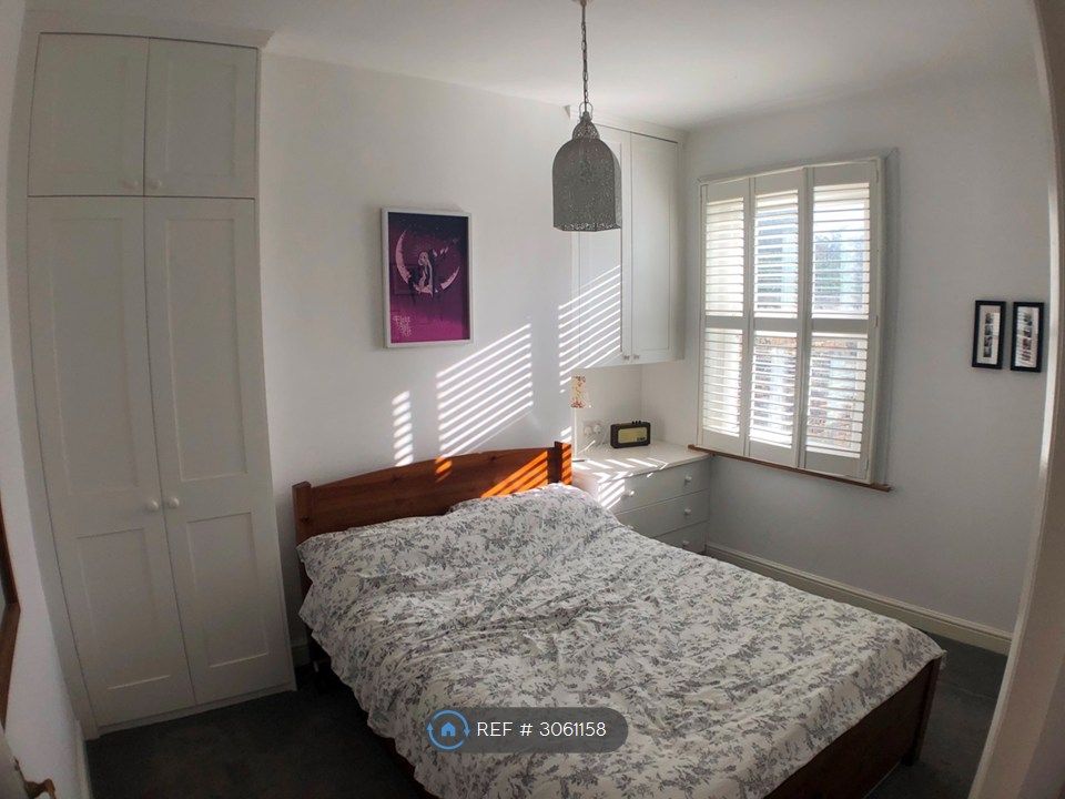 Property photo 3 of 6 Bedroom