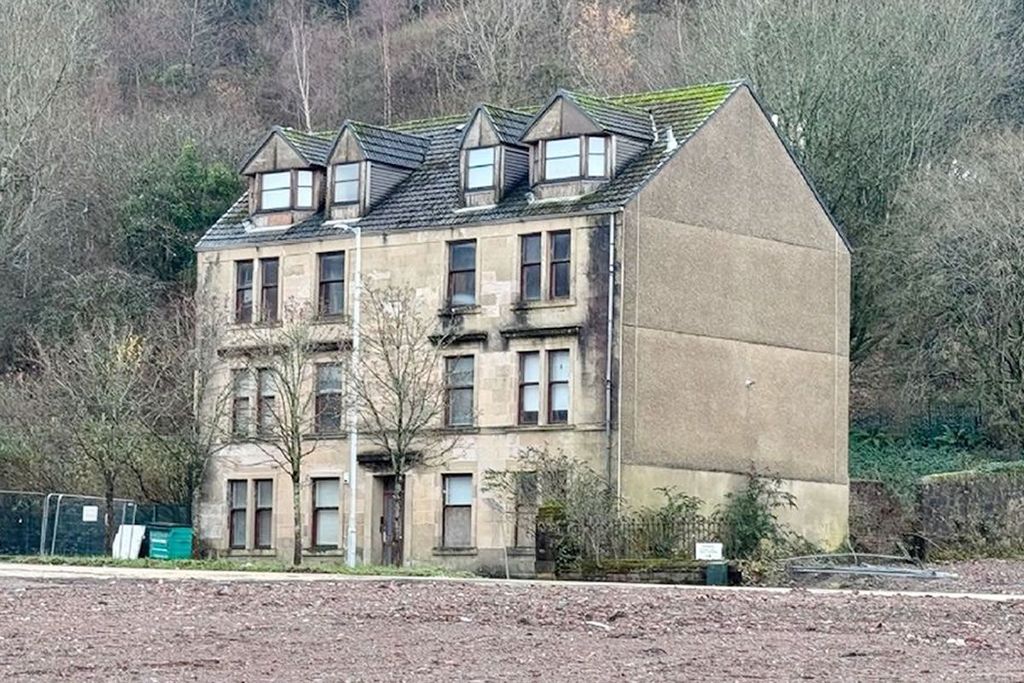 Property photo 1 of 7