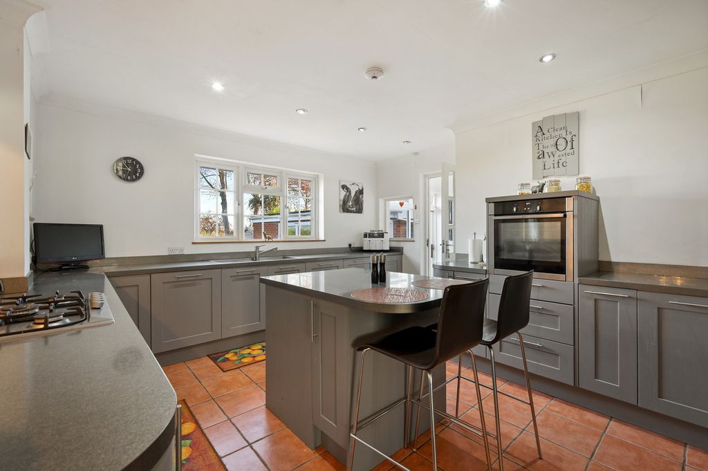 Property photo 3 of 30