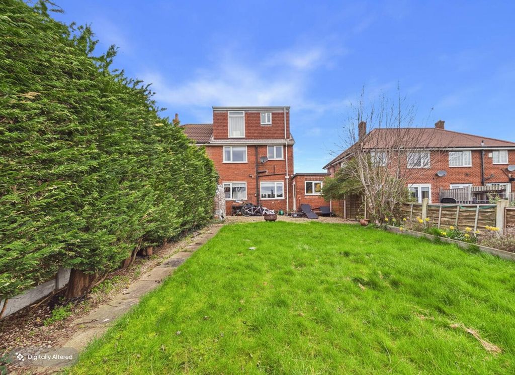 Property photo 1 of 17 Rear Garden