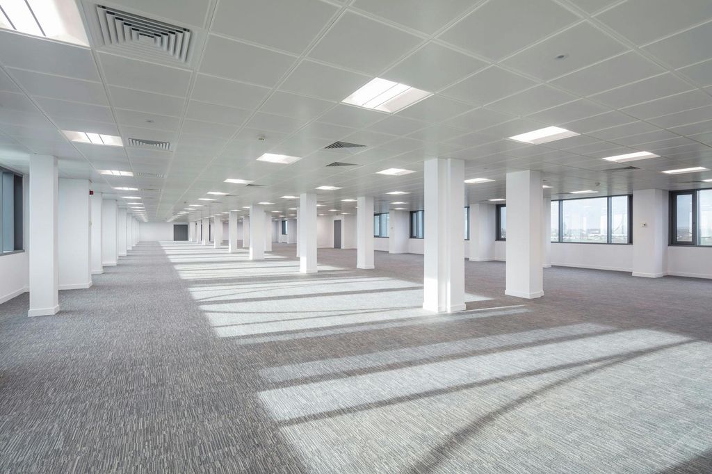 Property photo 2 of 14 MC21149779Hr.Jpg