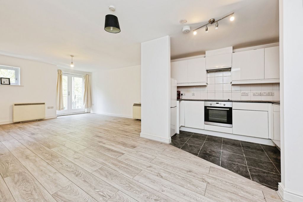 Property photo 3 of 17 Photo