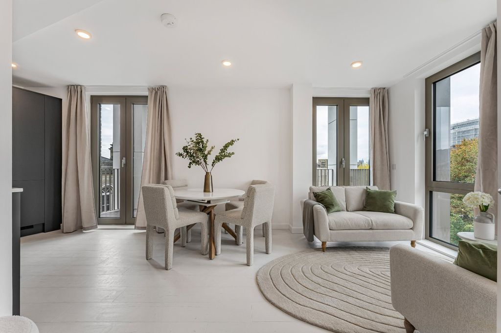 Property photo 3 of 25