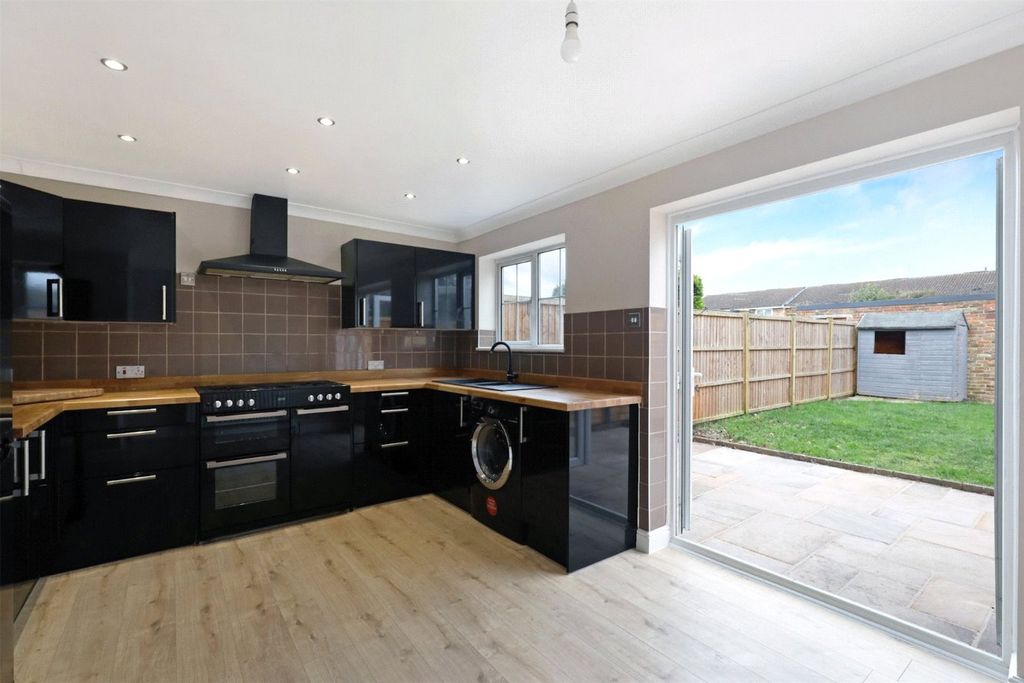 Property photo 1 of 8 Picture No. 05