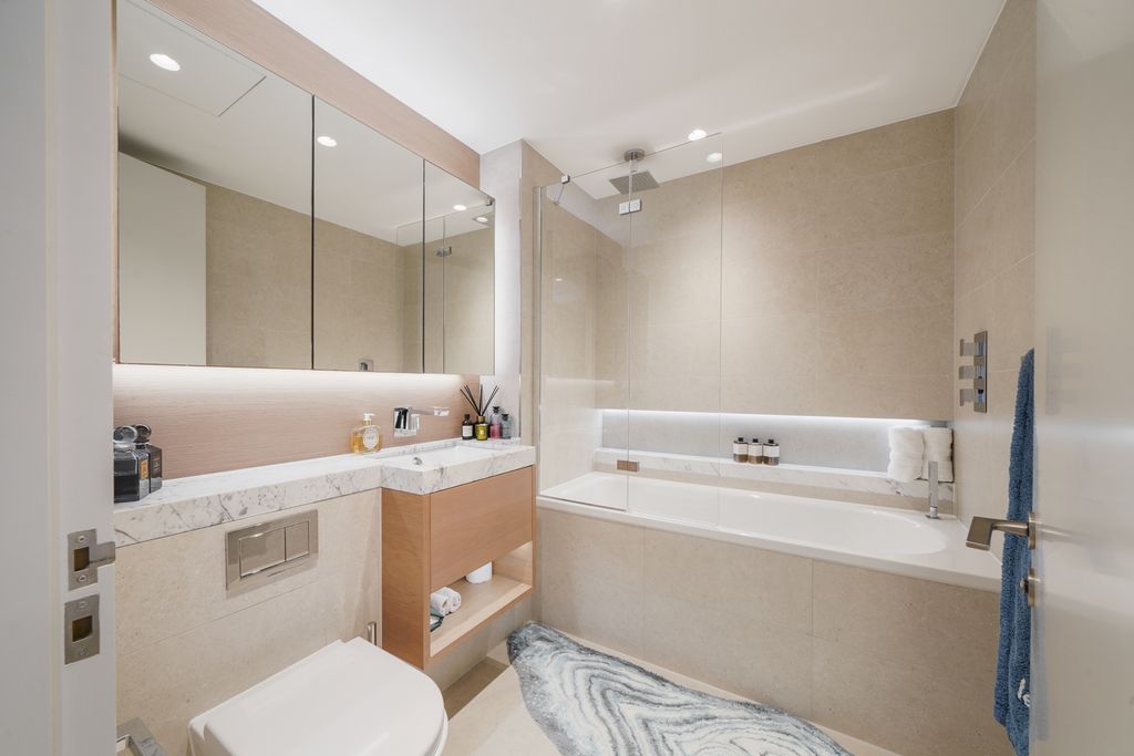 Property photo 3 of 13 Apartment 607, 3 Canalside Walk - Fplpprggmou5Epd5Kcj6.Jpg