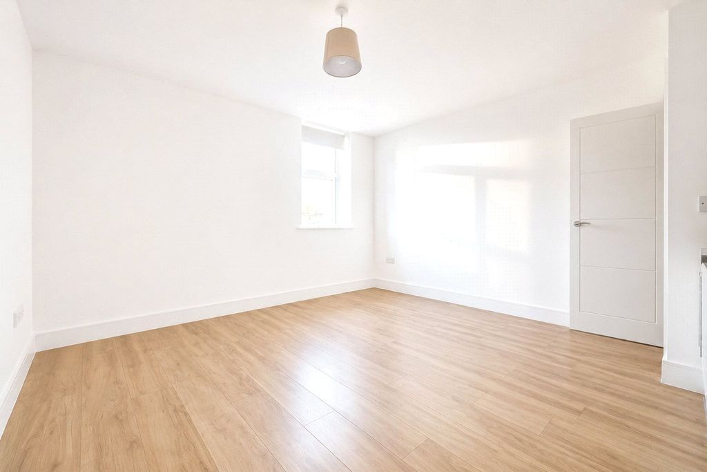 Property photo 3 of 3 Picture No. 02