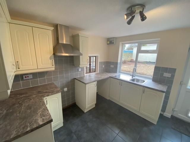 Property photo 2 of 12 Kitchen 2.Jpg