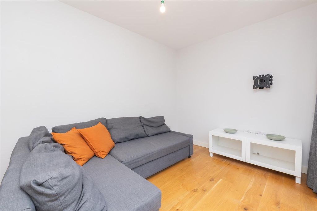 Property photo 3 of 21 116-Able-Yard-Bs1-Jpegs-8.Jpg