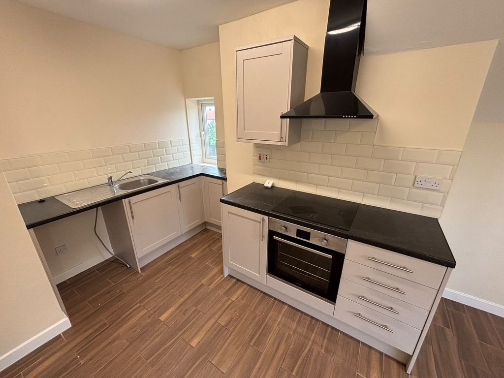 Property photo 2 of 4 Kitchen