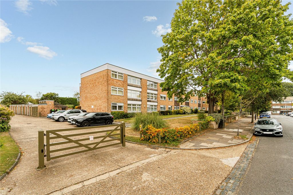 Property photo 1 of 9 Exterior