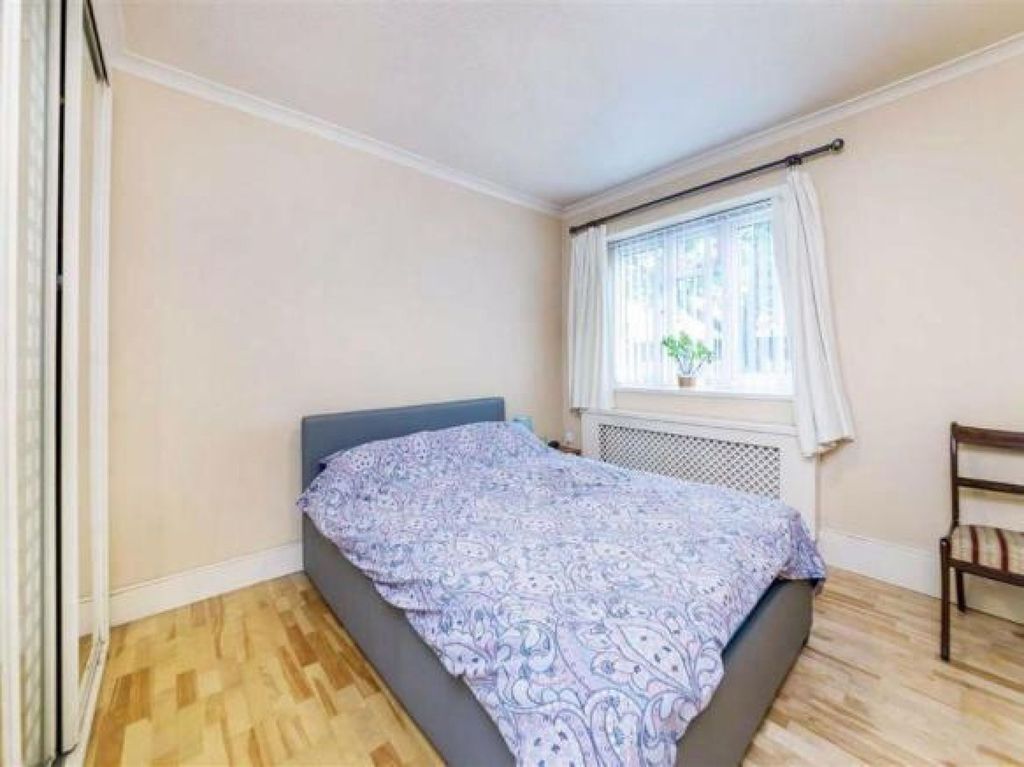 Property photo 3 of 5