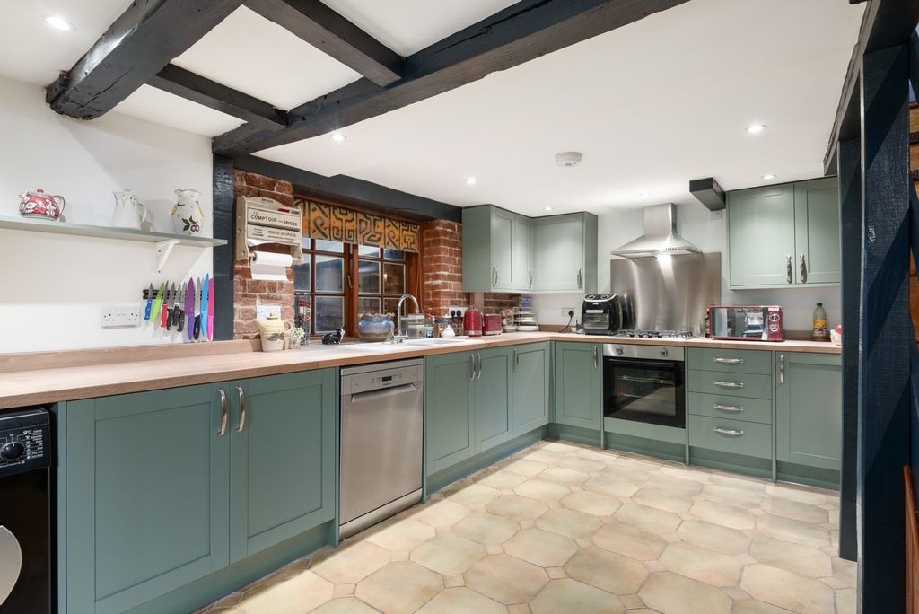 Property photo 3 of 20 4193755