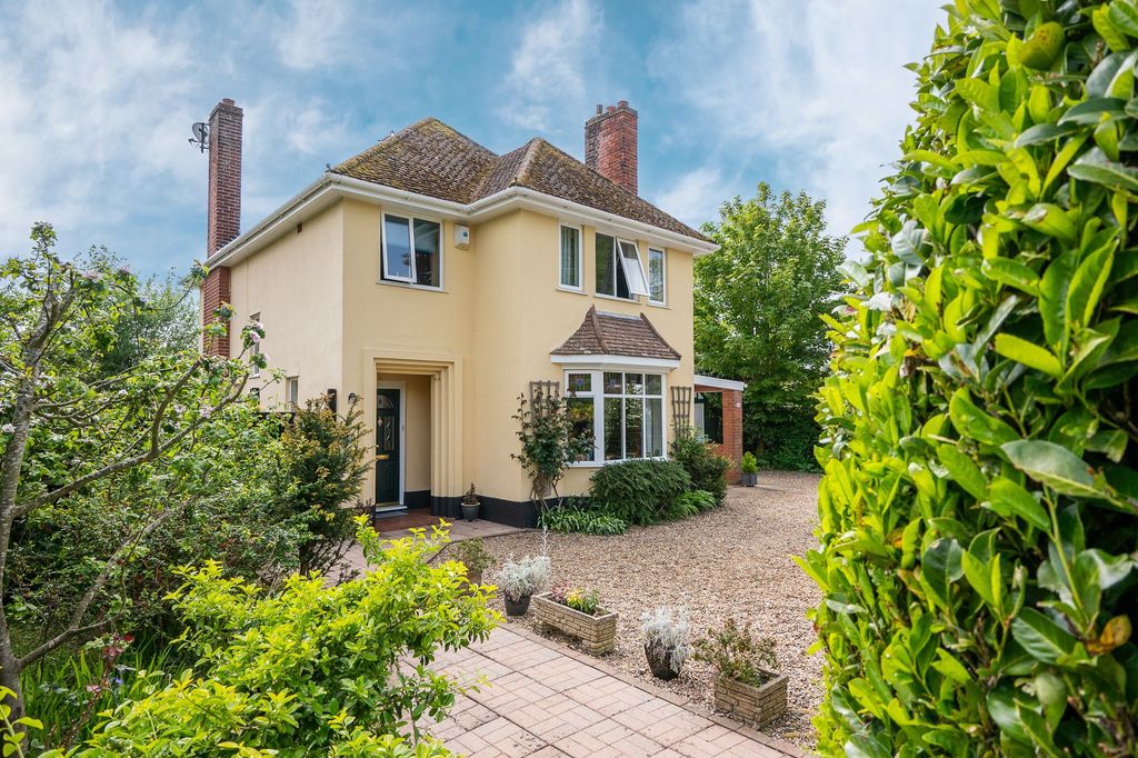 Property photo 1 of 37