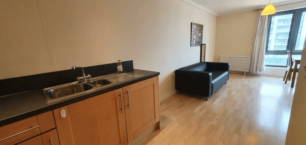 Property photo 1 of 5 1 Bed Flat To Rent Victoria Road, North Acton, London W3