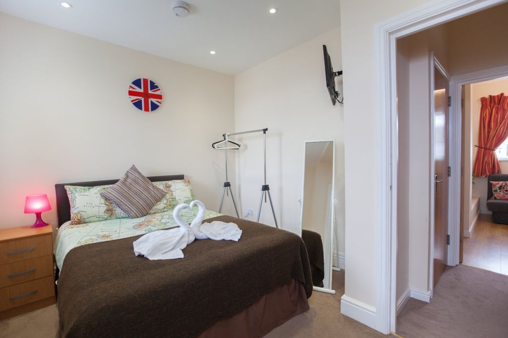 Property photo 2 of 8